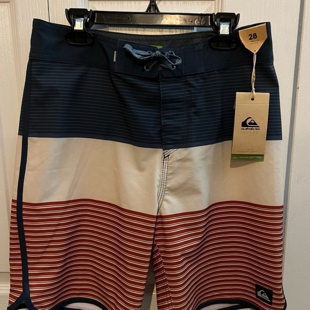 NWT Boys Quiksilver Highline Board Surfsilk Size 28 waist or size 14